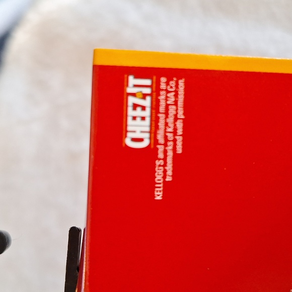 Cheez It Cracker new pair of men's socks fits shoe size 6-12 - Picture 6 of 8